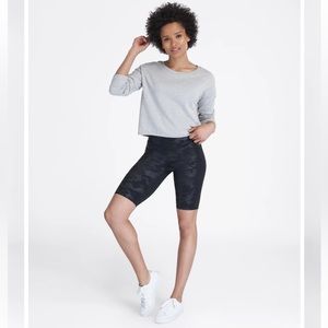 New NWT Spanx Faux Leather Bike Short Camo size M